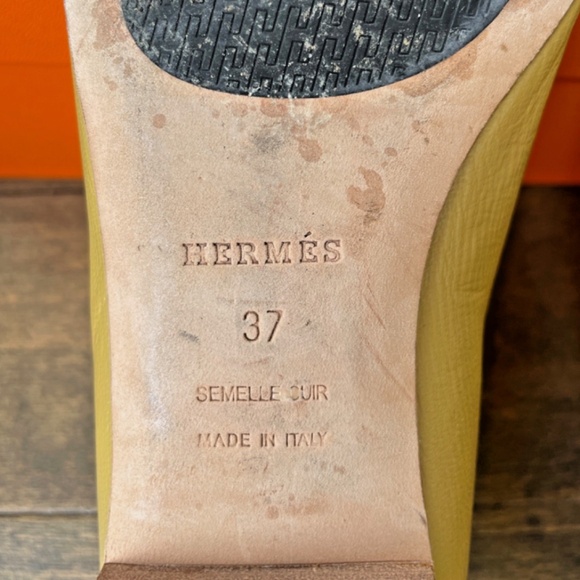 HERMES Size 37 Open-Toed Leather Flats Chartreuse Box Dustbag Included France - Picture 4 of 13